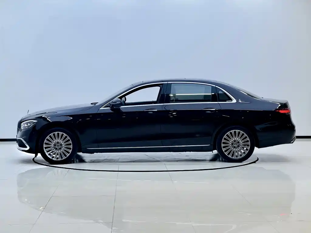 Mercedes-Benz E-Class 2023 — фото 4