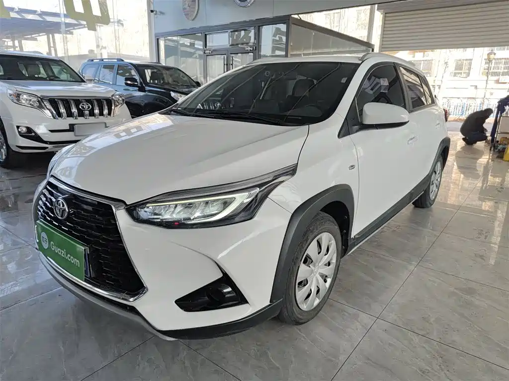 Toyota Yaris L 2021 — фото 2