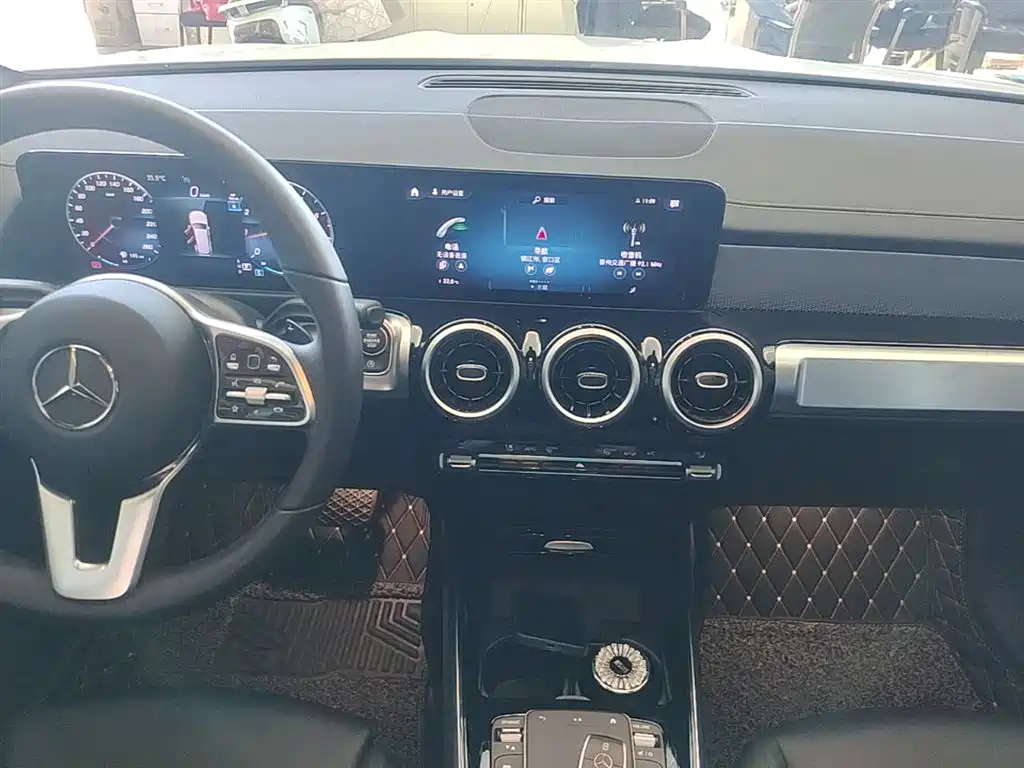 Mercedes-Benz GLB 2023 — фото 13