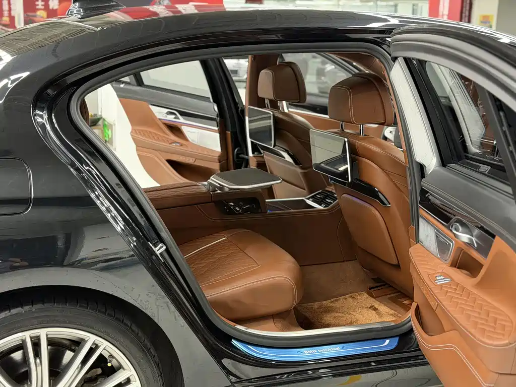 BMW 7 Series 2022 — фото 10
