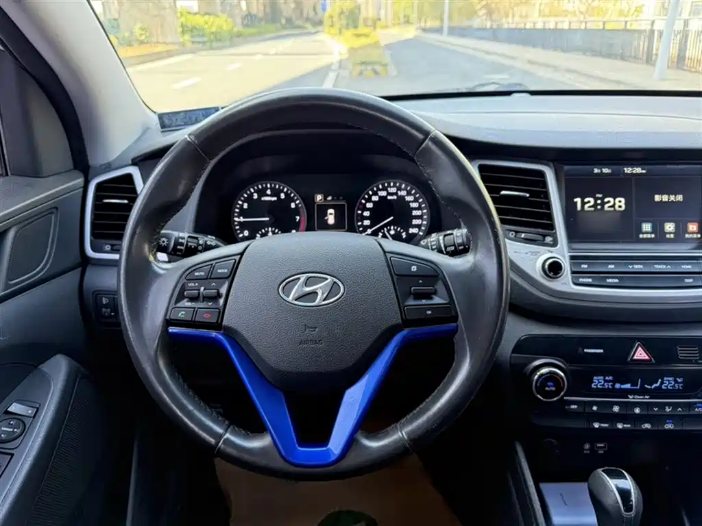 Hyundai Tucson 2015 — фото 14