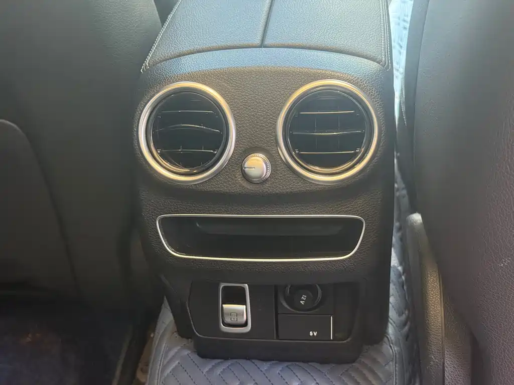 Mercedes-Benz C-Class 2020 — фото 19