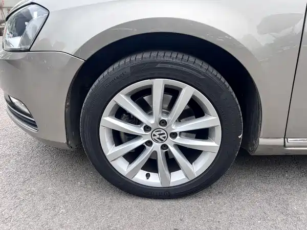 Volkswagen Magotan 2013