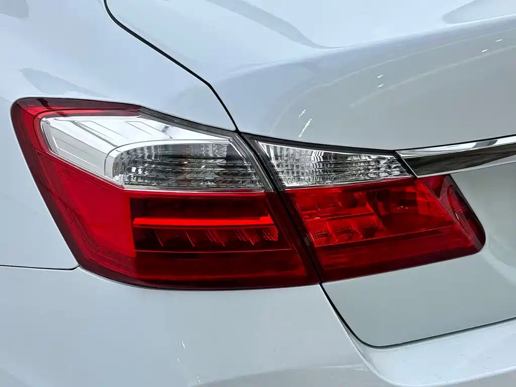 Honda Accord 2016 — фото 12