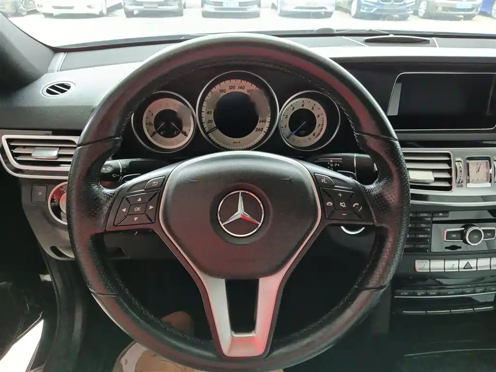 Mercedes-Benz E-Class 2014 — фото 11