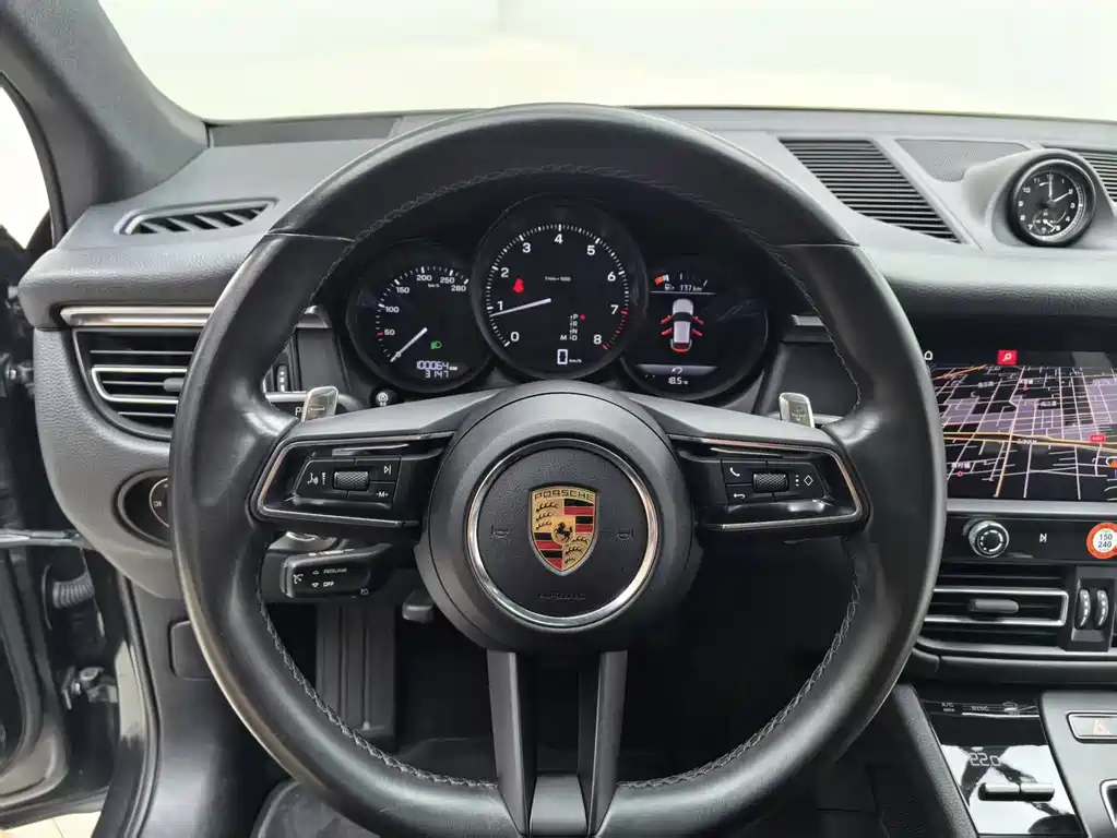 Porsche Macan 2023 — фото 15