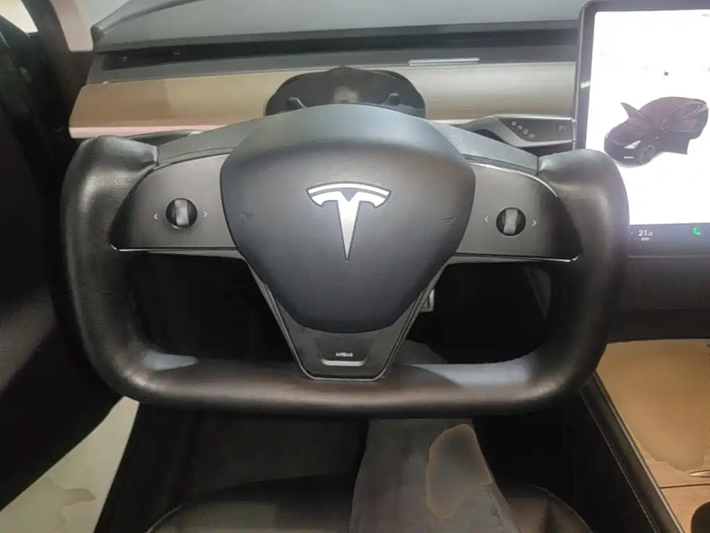 Tesla Model Y 2021 — фото 11