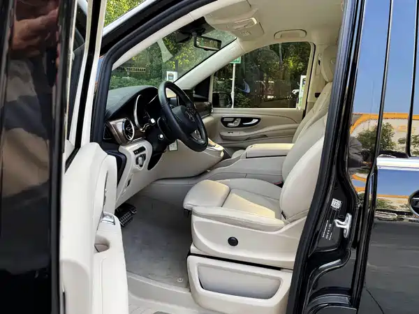 Mercedes-Benz V-Class 2023