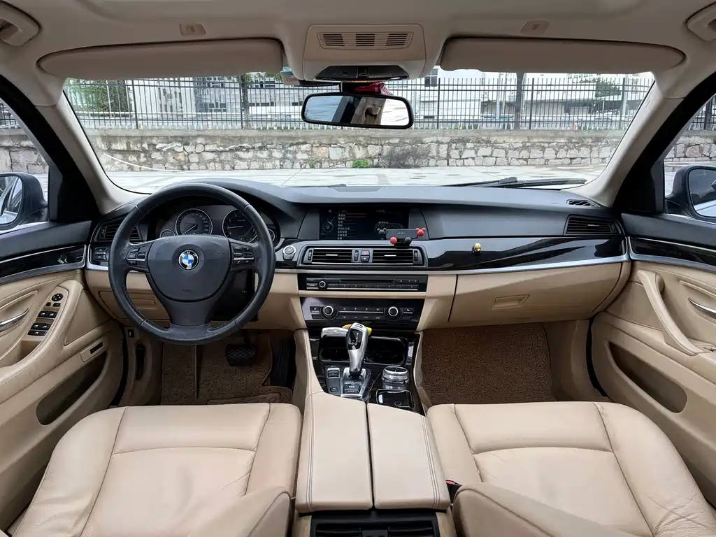 BMW 5 Series 2013 — фото 14