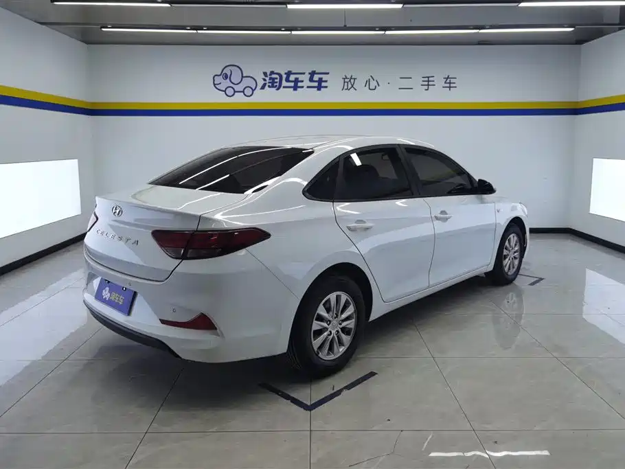 Hyundai Elantra 2021 — фото 3