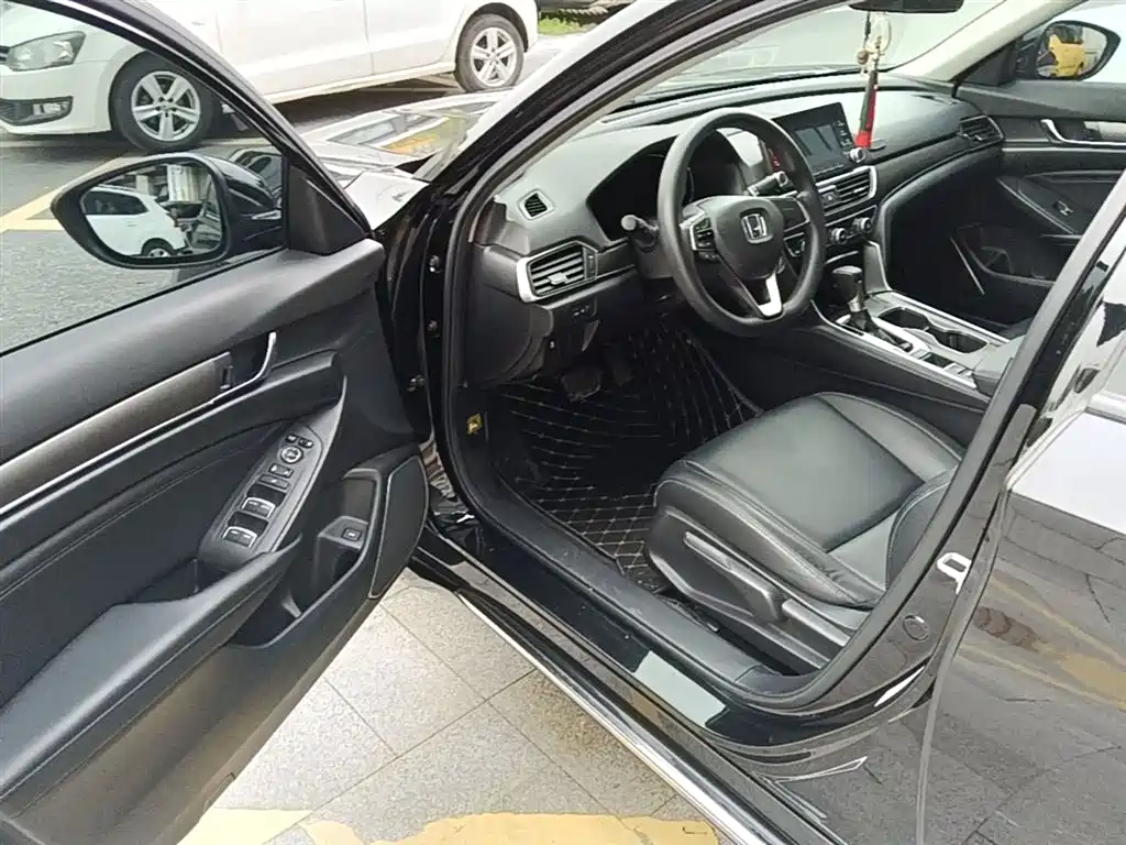Honda Accord 2020 — фото 16
