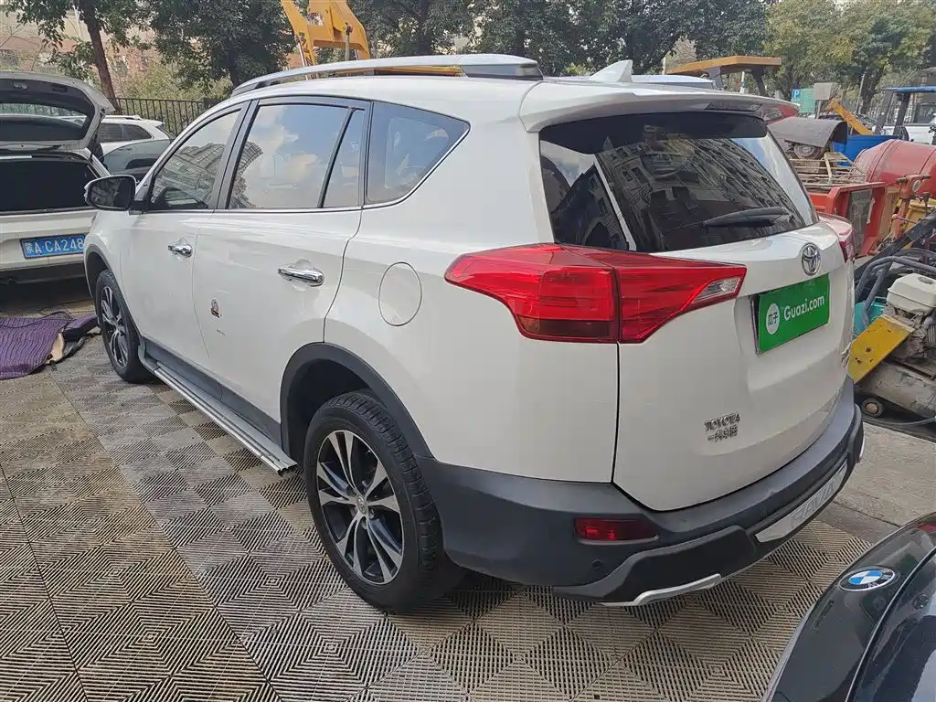 Toyota RAV4 2014 — фото 23