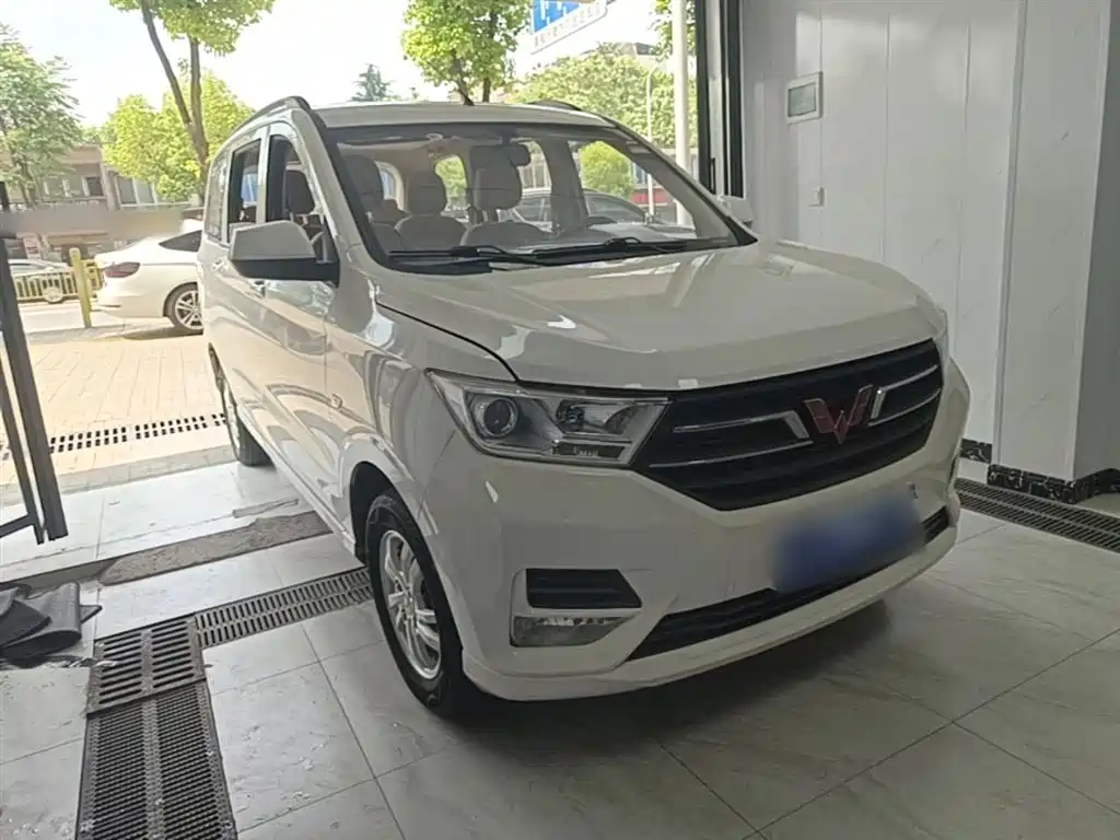 Wuling Hongguang 2020 — фото 4