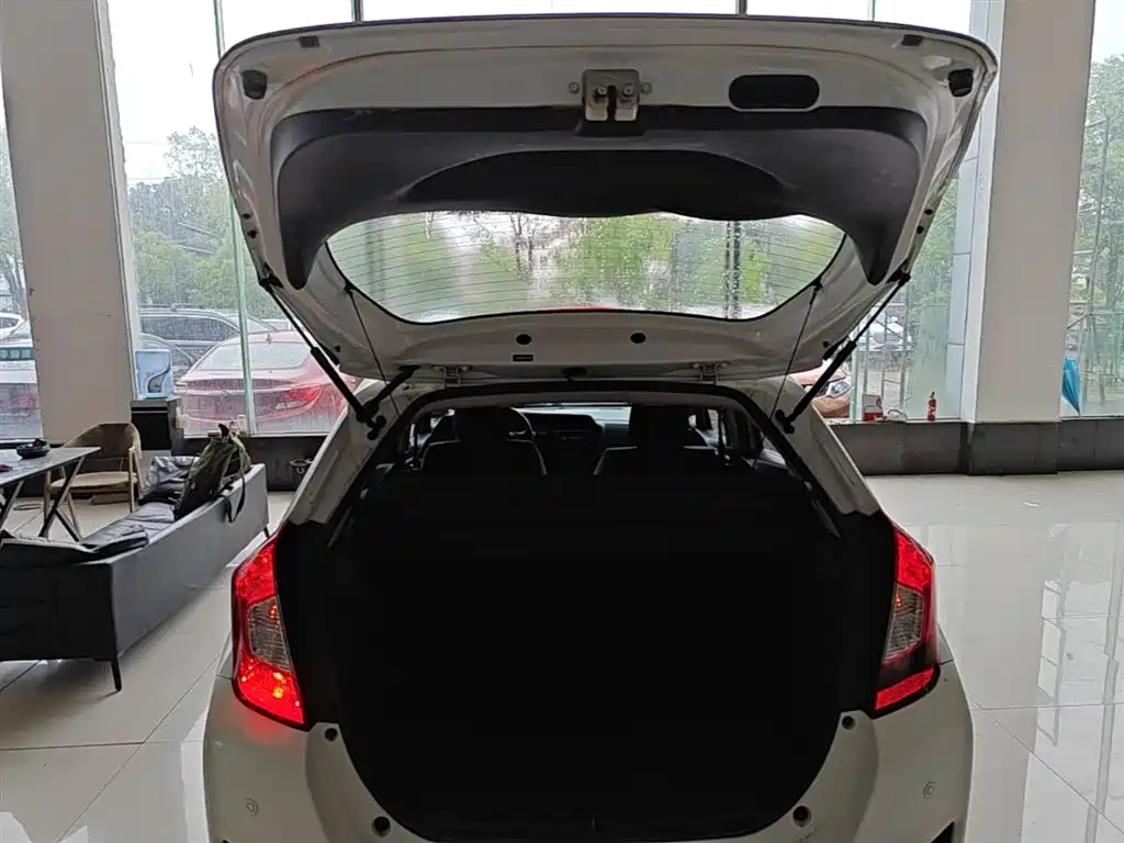 Honda Fit 2017 — фото 19