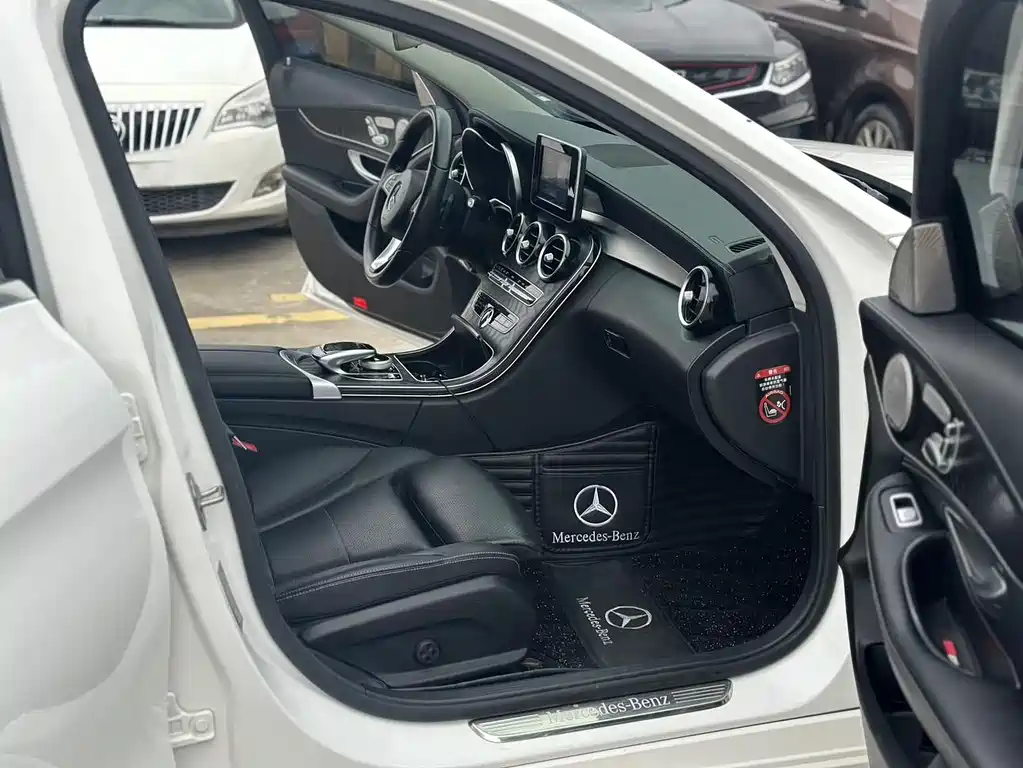 Mercedes-Benz C-Class 2018 — фото 8