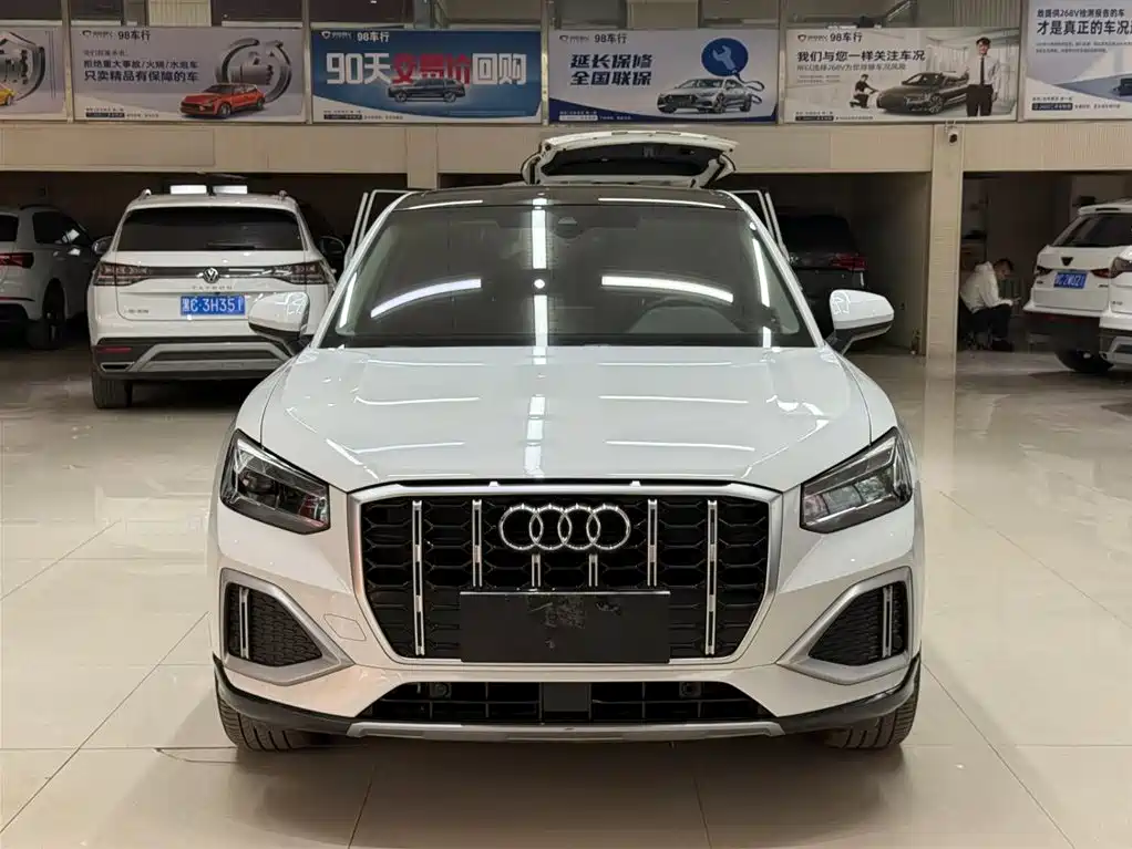 Audi Q2L 2022 — фото 2