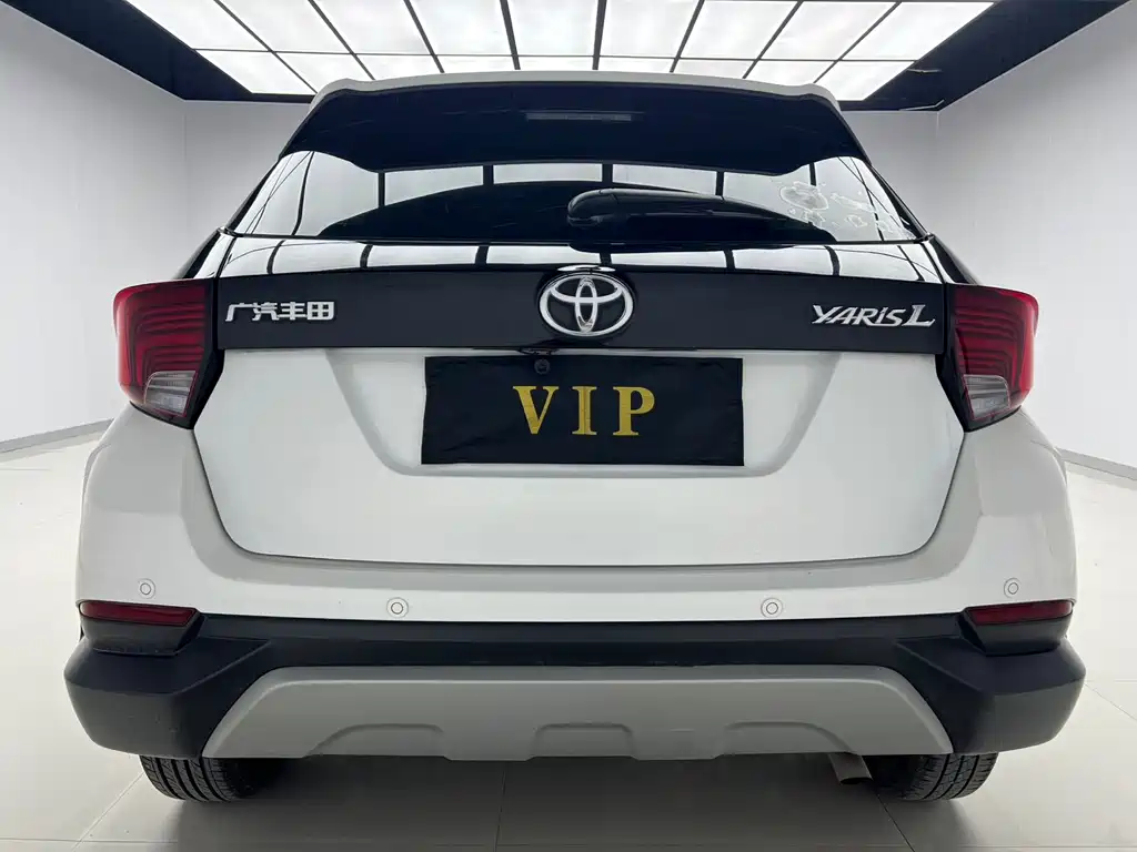 Toyota Yaris L 2021 — фото 5