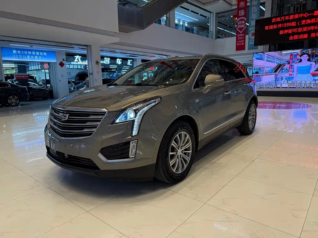 Cadillac XT5 2019 — фото 1