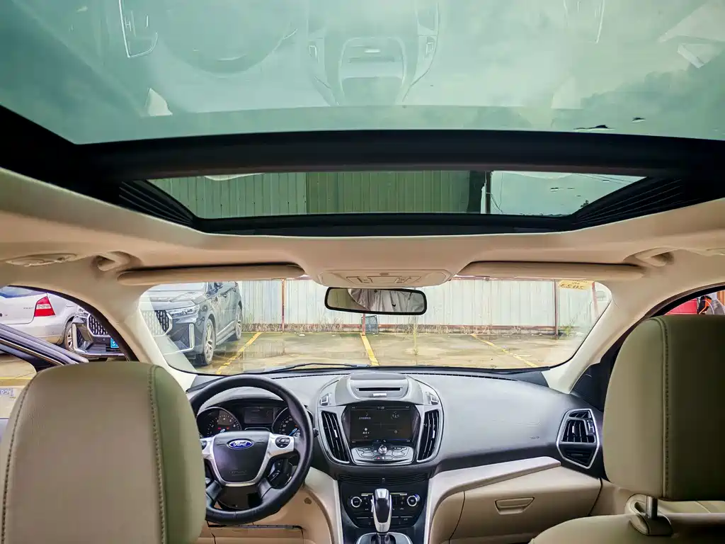 Ford Kuga 2015 — фото 9