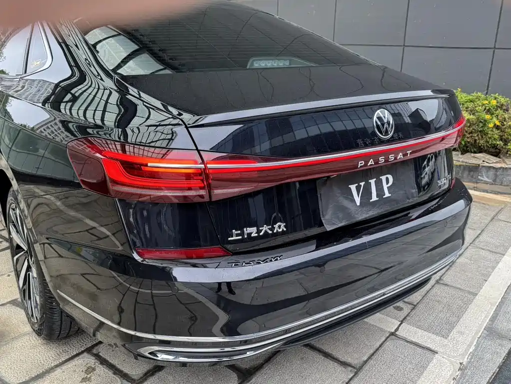 Volkswagen Passat 2023 — фото 25