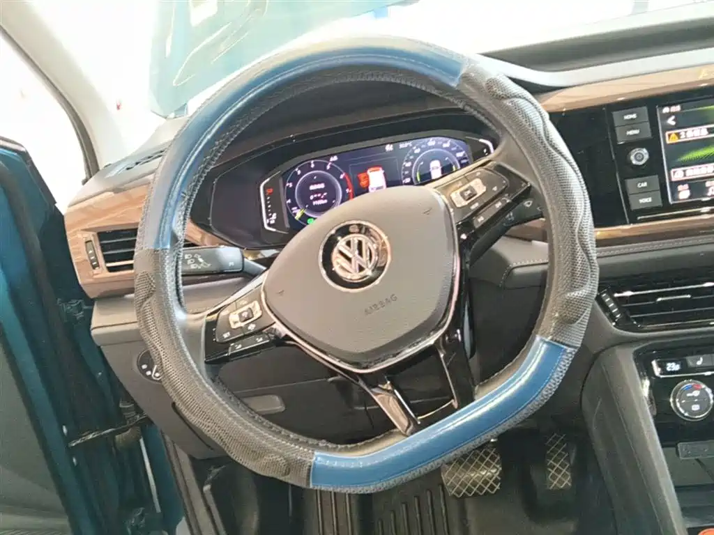 Volkswagen Tharu 2019 — фото 11