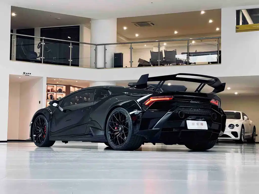 Lamborghini Huracan 2023 — фото 3