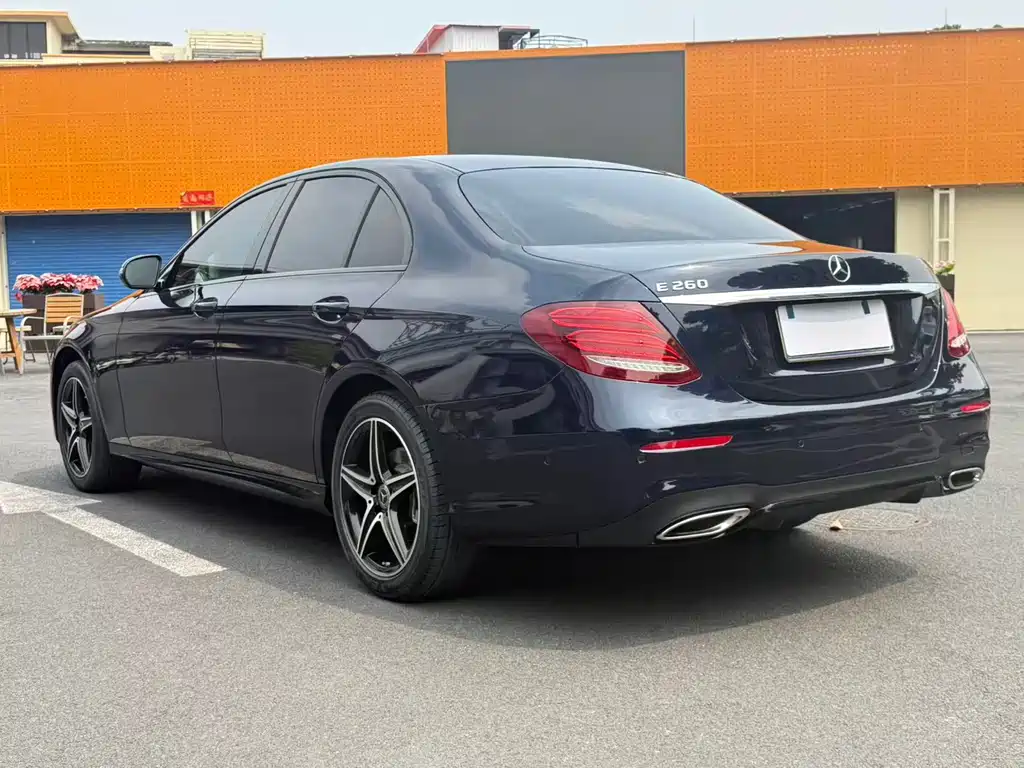 Mercedes-Benz E-Class 2020 — фото 17