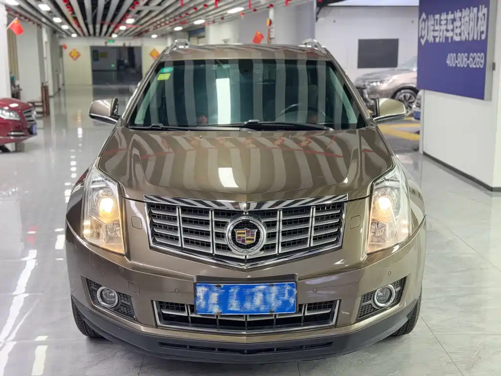 Cadillac SRX 2015 — фото 2