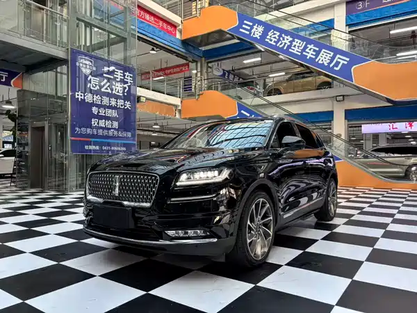 Lincoln Nautilus 2021