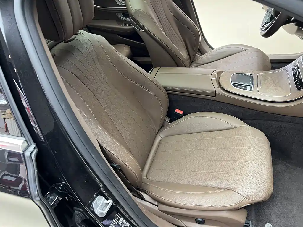 Mercedes-Benz E-Class 2021 — фото 14