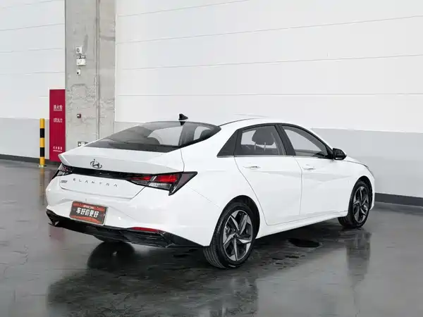 Hyundai Elantra 2021