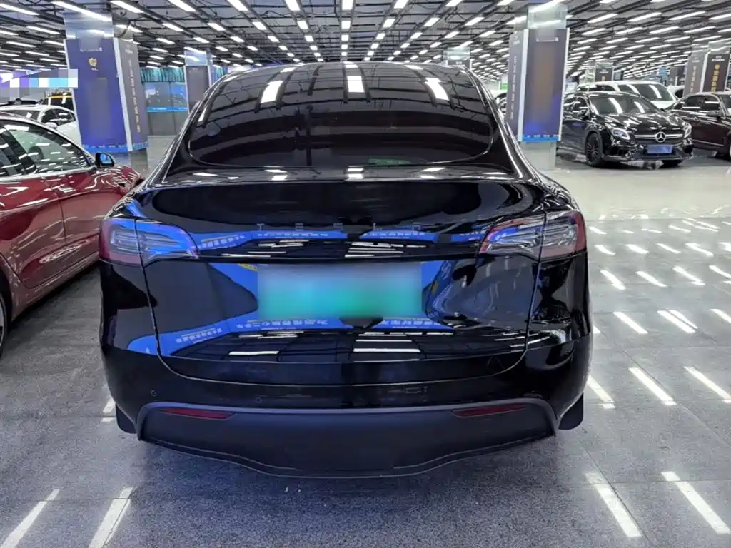 Tesla Model Y 2023 — фото 4