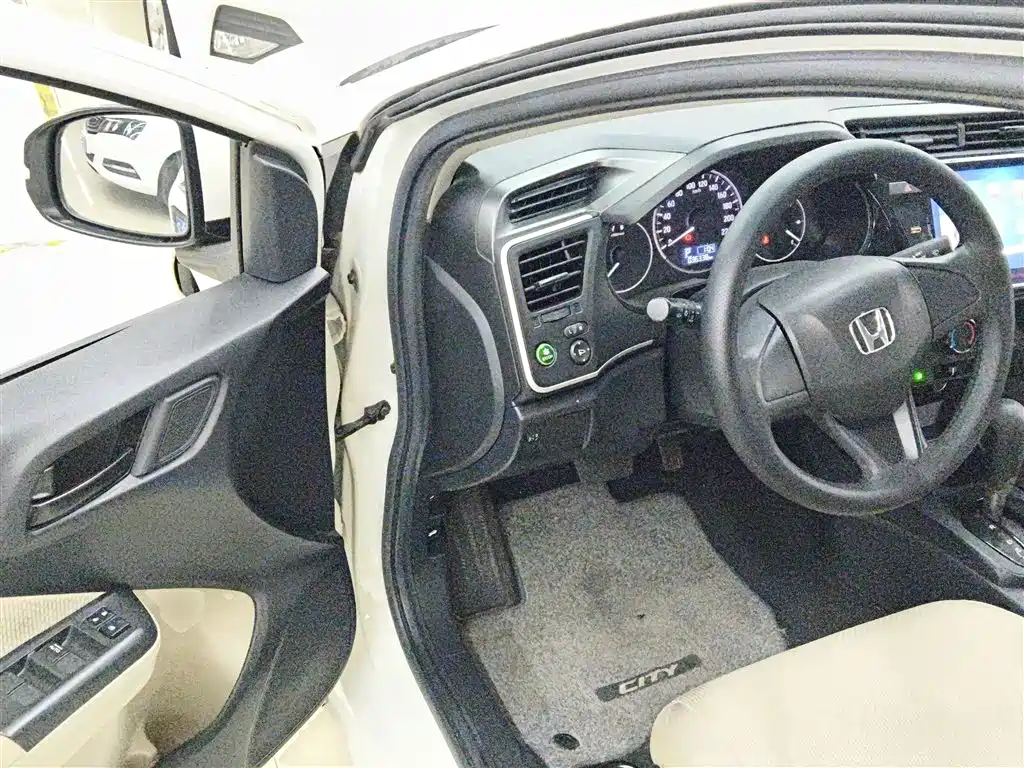 Honda City 2018 — фото 16