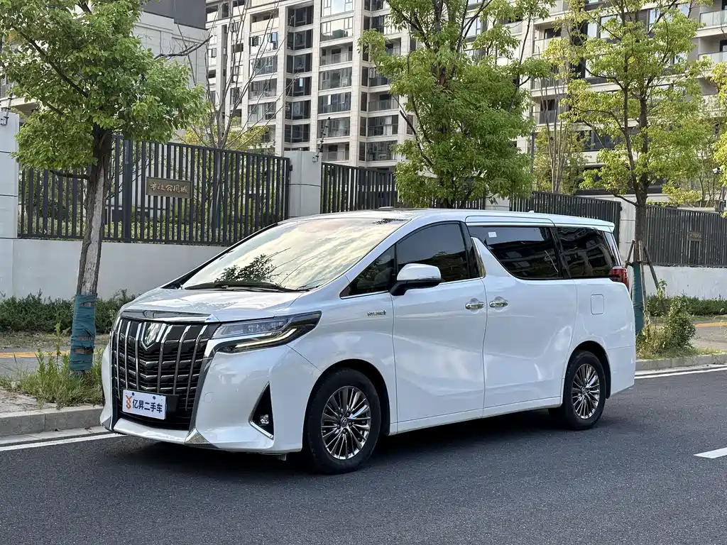 Toyota Alphard 2021 — фото 1
