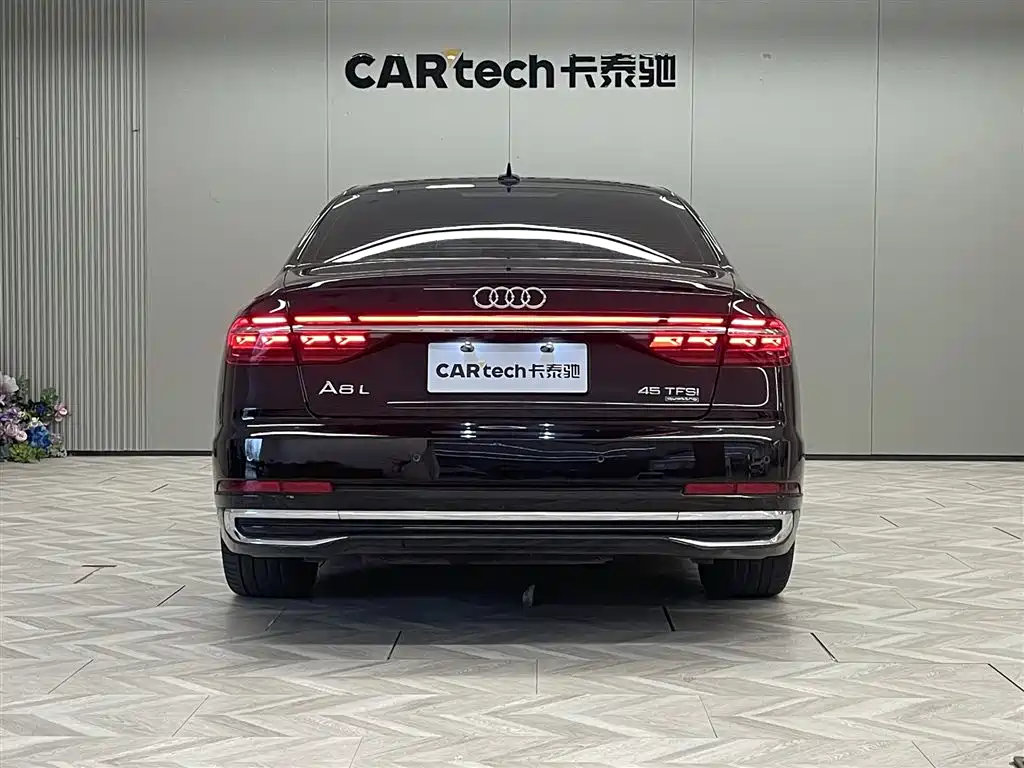 Audi A8 2023 — фото 6
