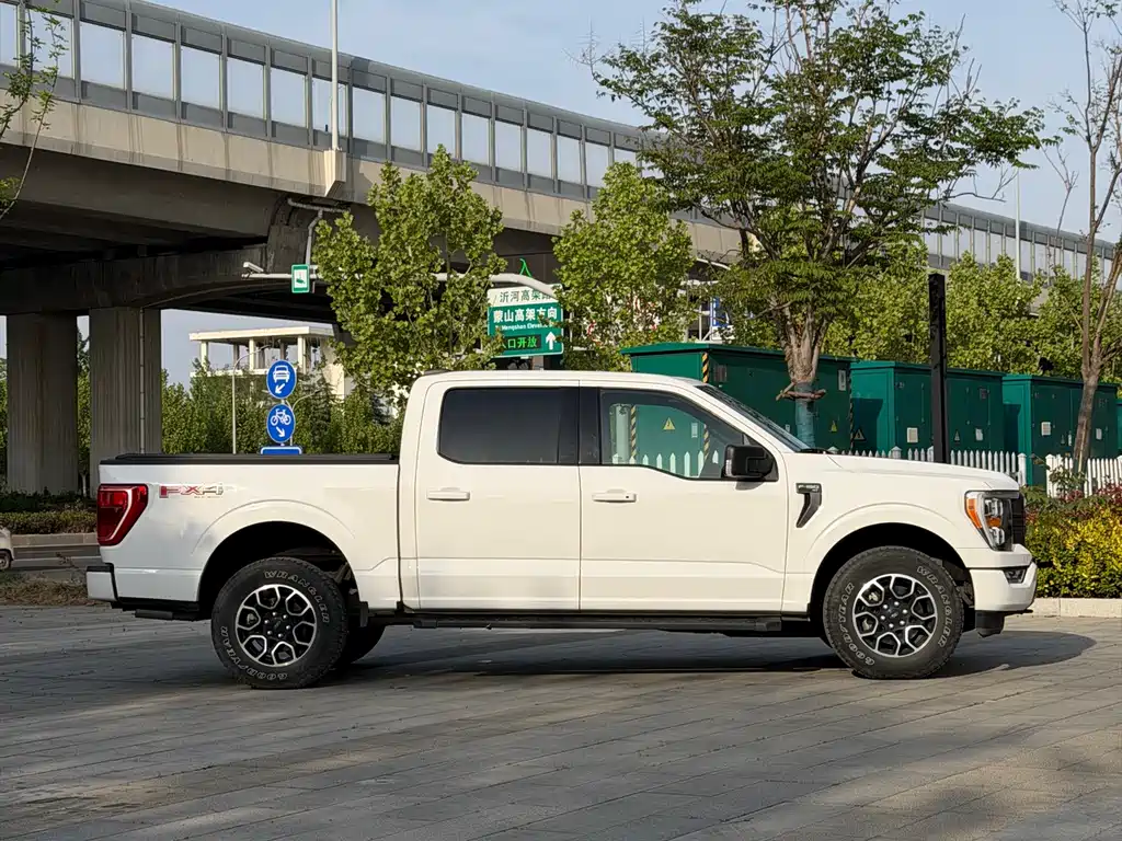 Ford F-150 Raptor 2023 — фото 2