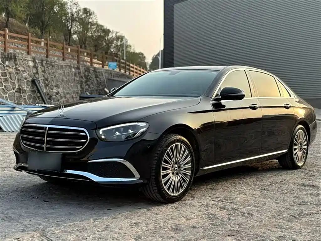 Mercedes-Benz E-Class 2022 — фото 2