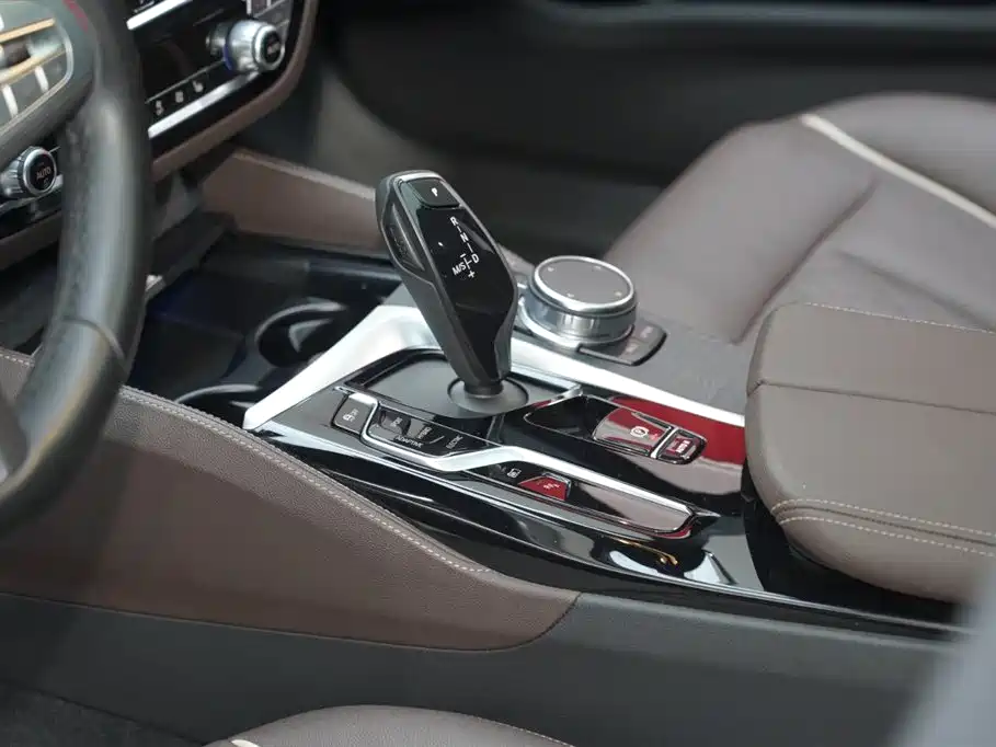 BMW 5 Series New Energy 2022 — фото 14
