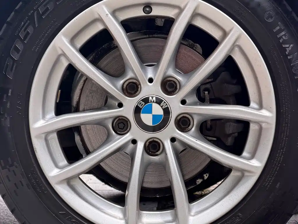 BMW 1 Series 2015 — фото 17