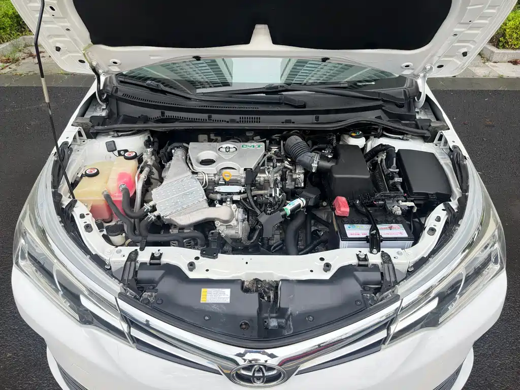 Toyota Corolla 2018 — фото 24