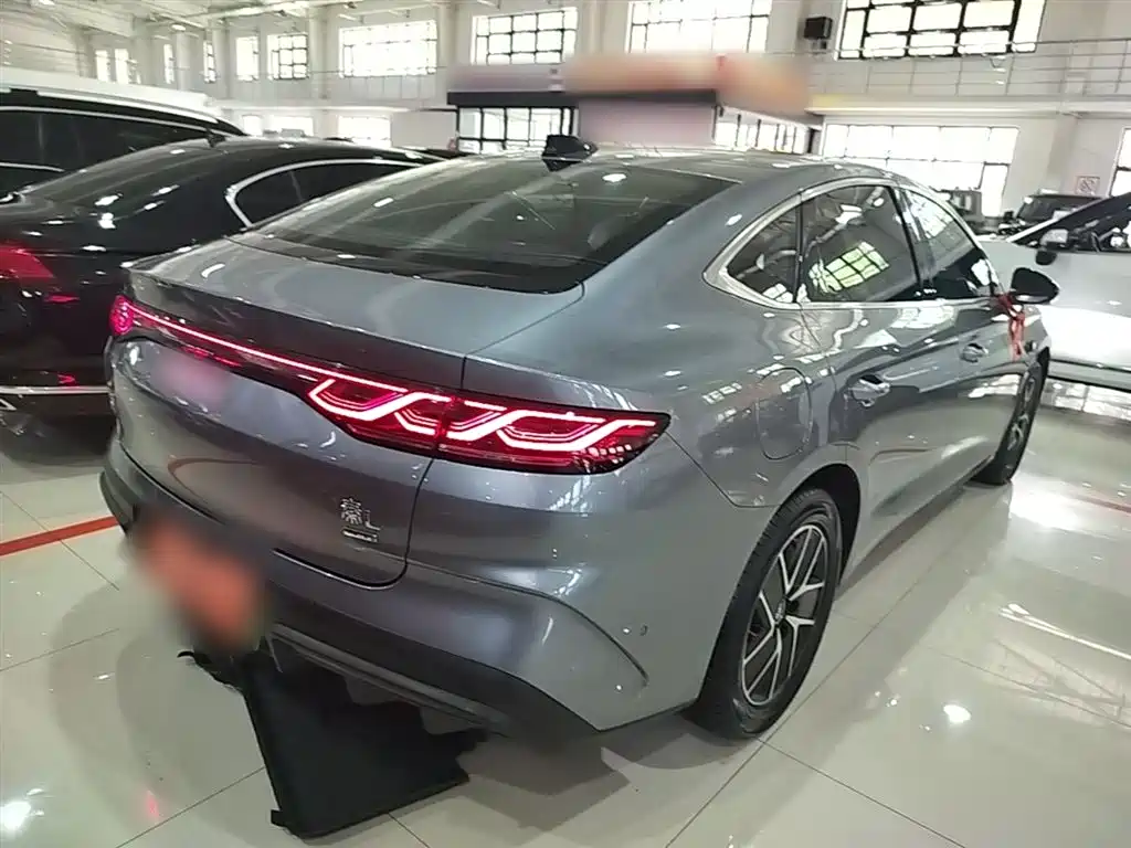 BYD Qin L 2025 — фото 7