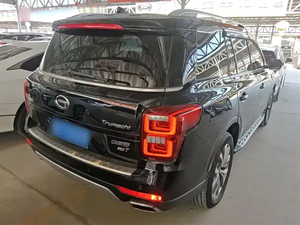 GAC Trumpchi GS8 2017
