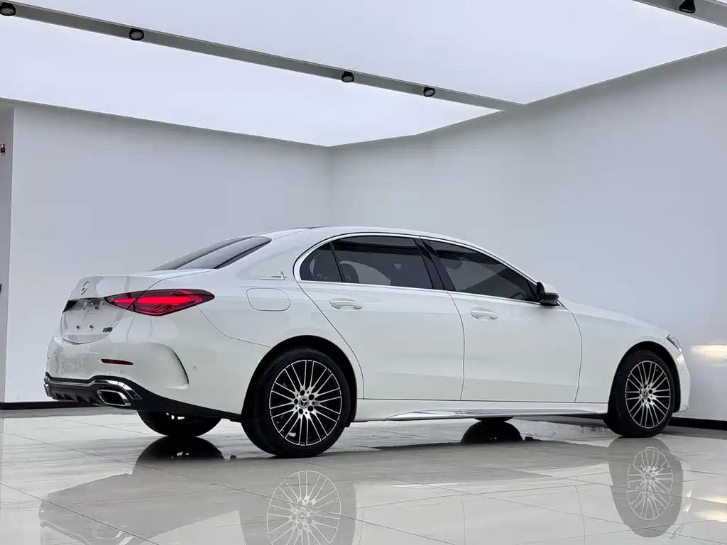 Mercedes-Benz C-Class 2023 — фото 10