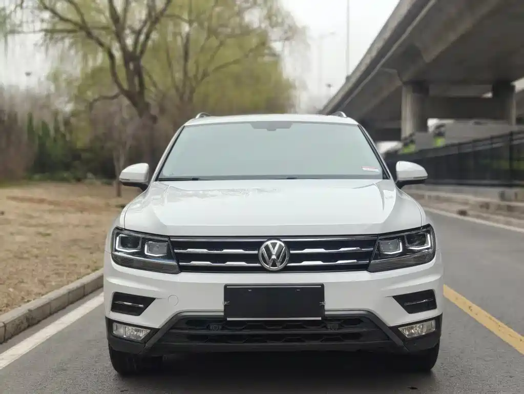 Volkswagen Tiguan L 2020 — фото 2