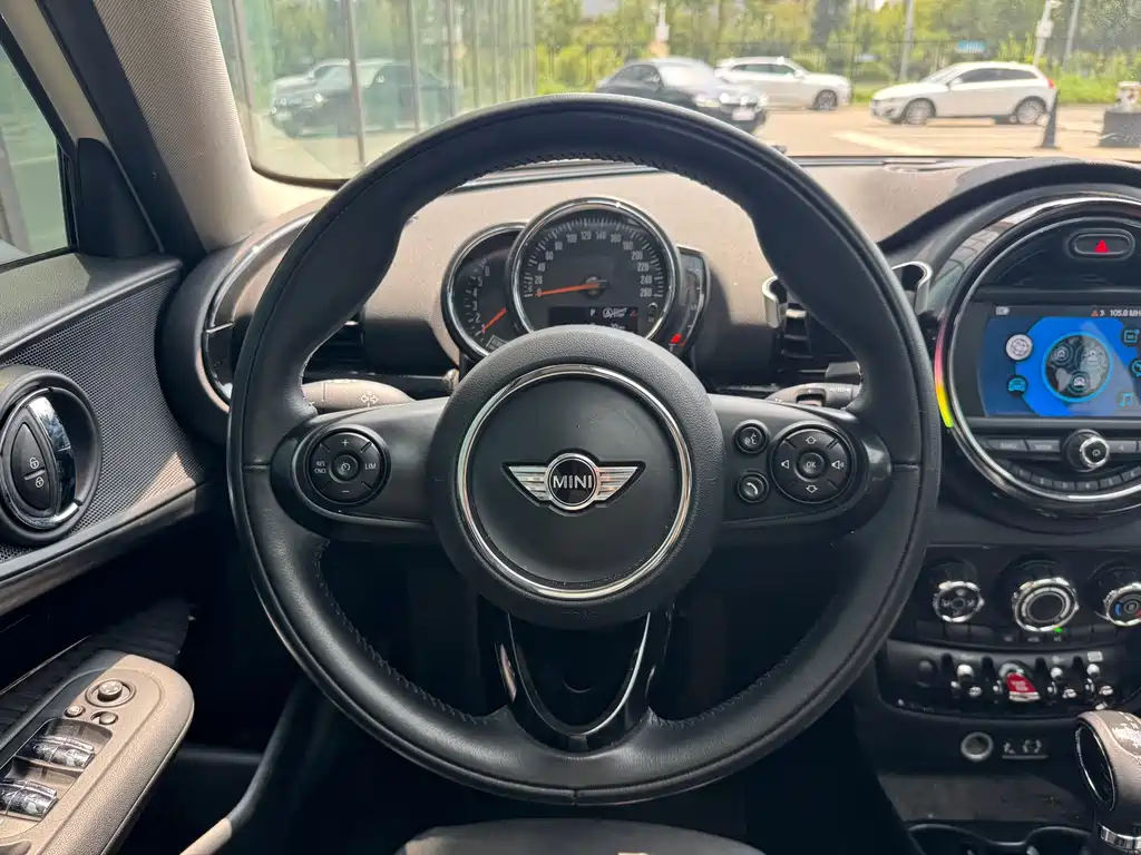 MINI Clubman 2018 — фото 11