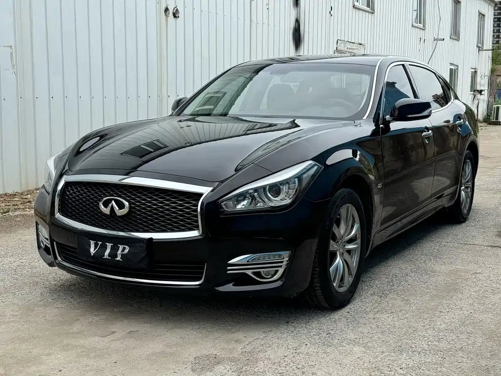 Infiniti Q70 2017 — фото 3