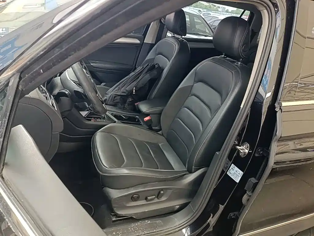 Volkswagen Tiguan L 2018 — фото 15