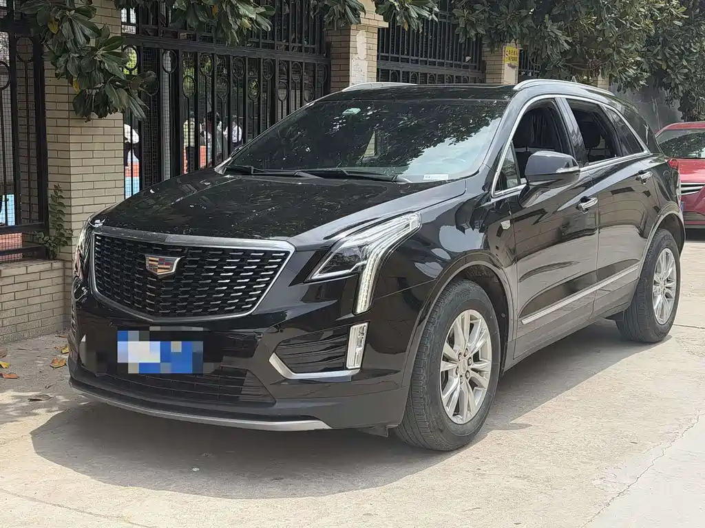 Cadillac XT5 2022 — фото 1
