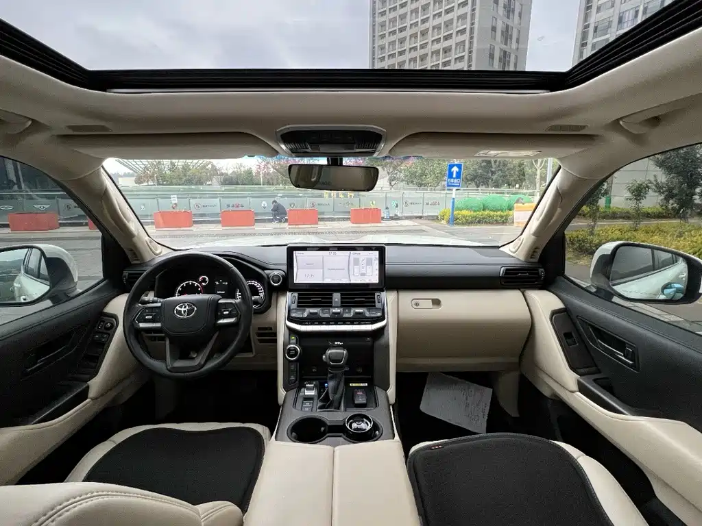 Toyota Land Cruiser 2024 — фото 10