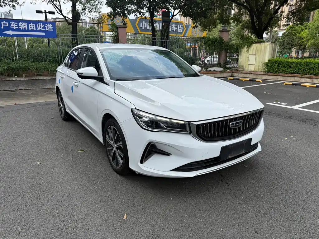 Geely Emgrand 2023